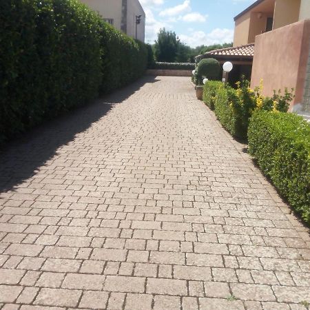 The Holiday House Hotel Santeramo in Colle Exterior foto