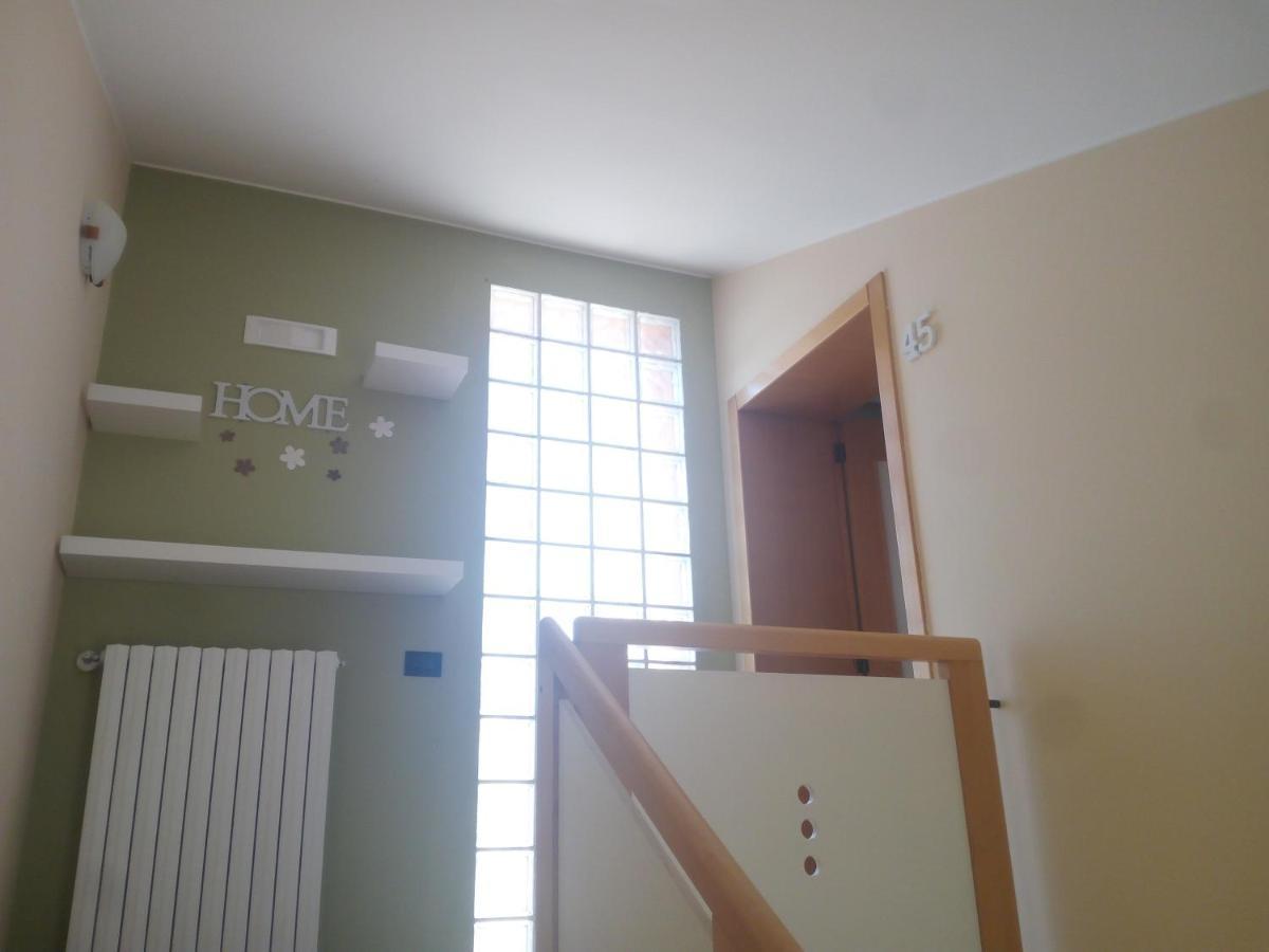 The Holiday House Hotel Santeramo in Colle Exterior foto