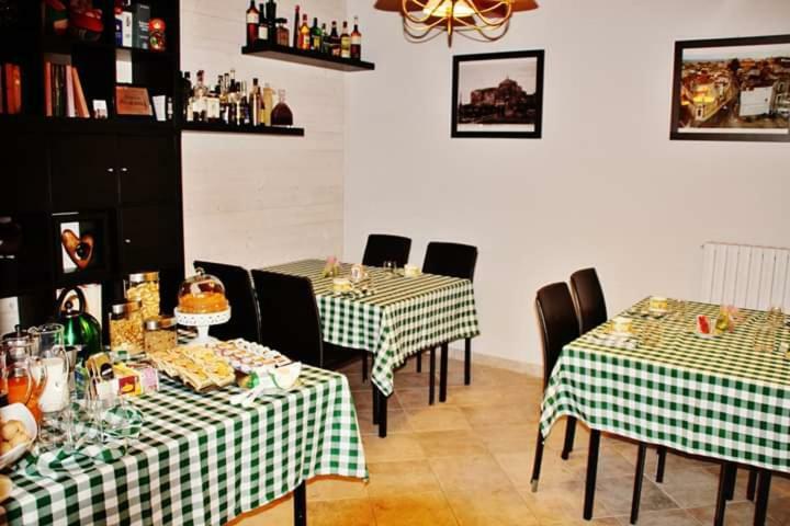 The Holiday House Hotel Santeramo in Colle Exterior foto